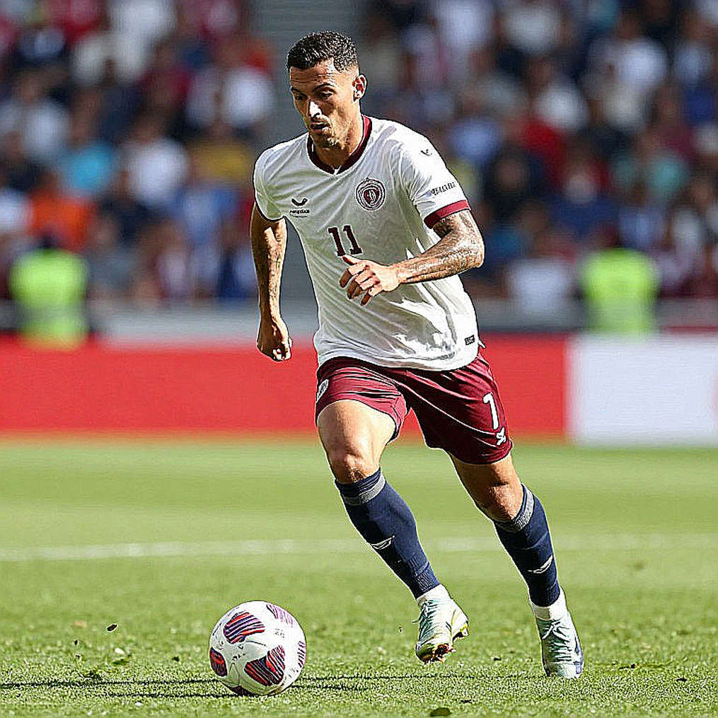 Álvarez's Agent Switch: Where the Transfer Window Never Closes, Off the Pitch