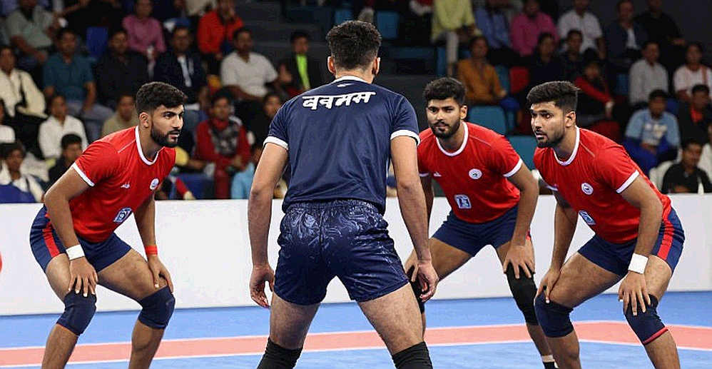 পবন সেহরাওয়াত ছাড়াই ভারতের ১৭ জনের তালিকা: আমদাবাদে কমনওয়েলথ কবাড্ডির প্রথম পাতায় আসলে কী লেখা হচ্ছে