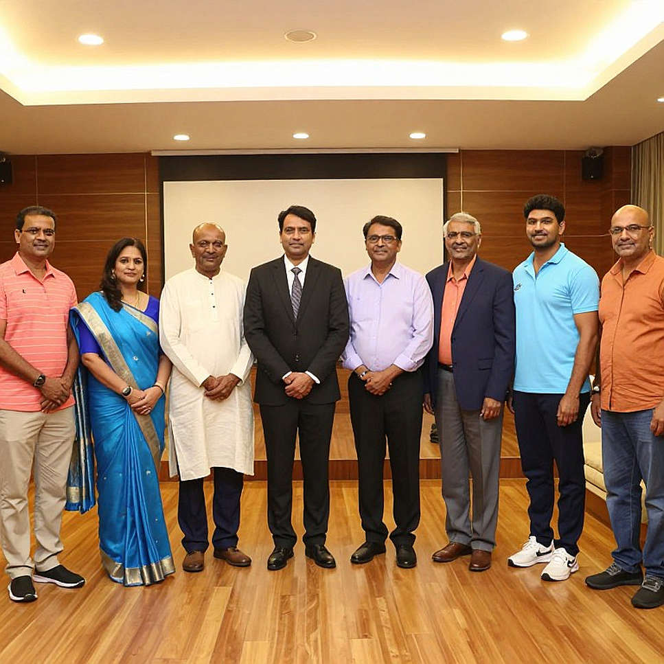 খালি নোটবুক, ভরা ডেডলাইন: ট্রান্সফার উইন্ডোর গুজব-অর্থনীতিতে যাচাইয়ের শৃঙ্খলা খালি নোটবুক, ভরা ডেডলাইন: ট্রান্সফার উইন্ডোর গুজব-অর্থনীতিতে যাচাইয়ের শৃঙ্খলা