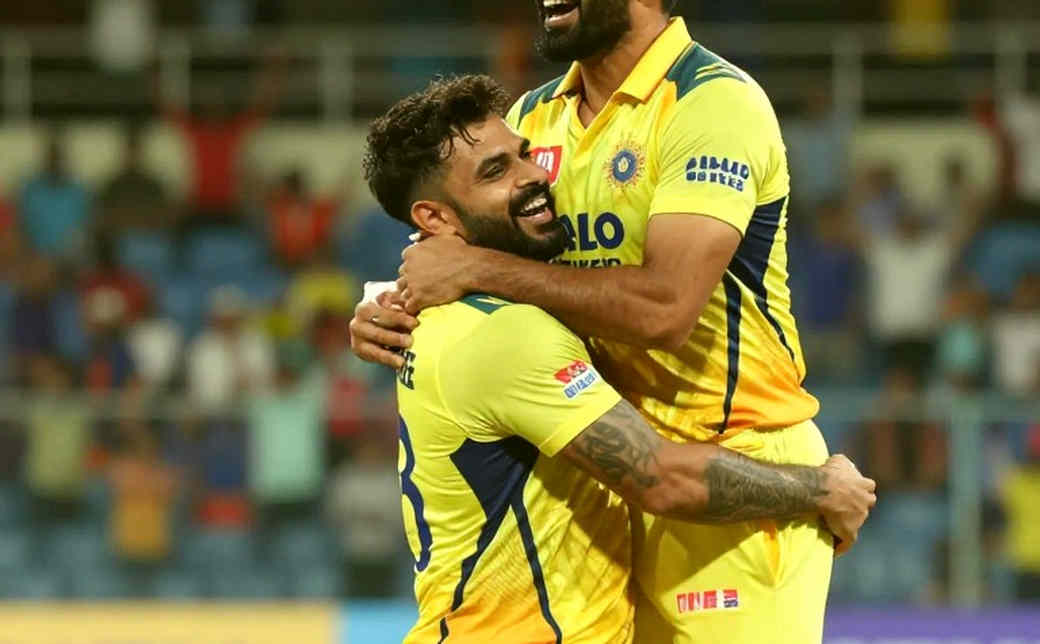 দড়ি আর লোহার হোর্ডিংয়ের ফাঁক: ওয়েদারাল্ডের কনকাশন যেভাবে মাঠের নকশার ত্রুটি লিখে রাখল দড়ি আর লোহার হোর্ডিংয়ের ফাঁক: ওয়েদারাল্ডের কনকাশন যেভাবে মাঠের নকশার ত্রুটি লিখে রাখল