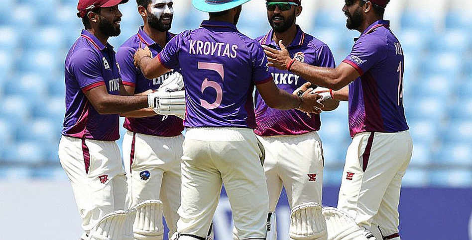 ঢাকায় ২০০ রানের লক্ষ্য: বাংলাদেশের সামনে সম্ভাবনা ও ঝুঁকির সমীকরণ