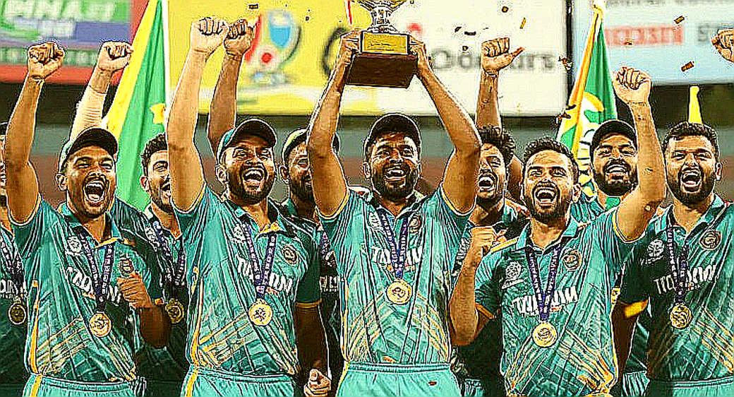 কান্তিরাভা লেজার থেকে জিম্বাবুয়ে: শেফালি-স্মৃতির ৯৬ রানে যে গল্পটা স্কোরবোর্ড লেখেনি