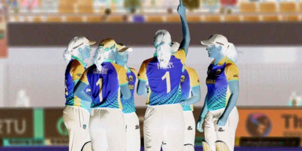 যাচাইযোগ্যতার পাঠ: খালি ডেটা থেকে বিশ্লেষণ কেন ভেঙে পড়ে, আর ব্লকচেইন এখানে কী শেখায়