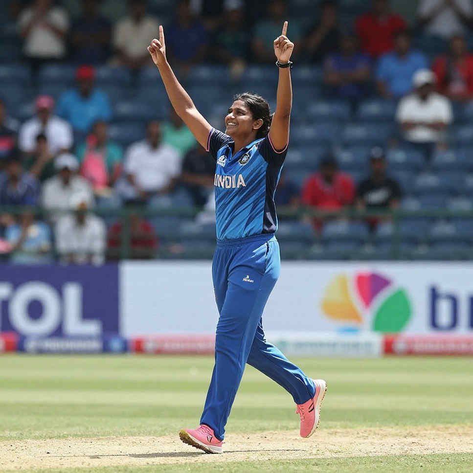 যাচাইযোগ্যতার পাঠ: খালি ডেটা থেকে বিশ্লেষণ কেন ভেঙে পড়ে, আর ব্লকচেইন এখানে কী শেখায়